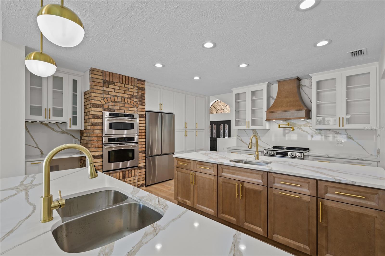 TB8504532