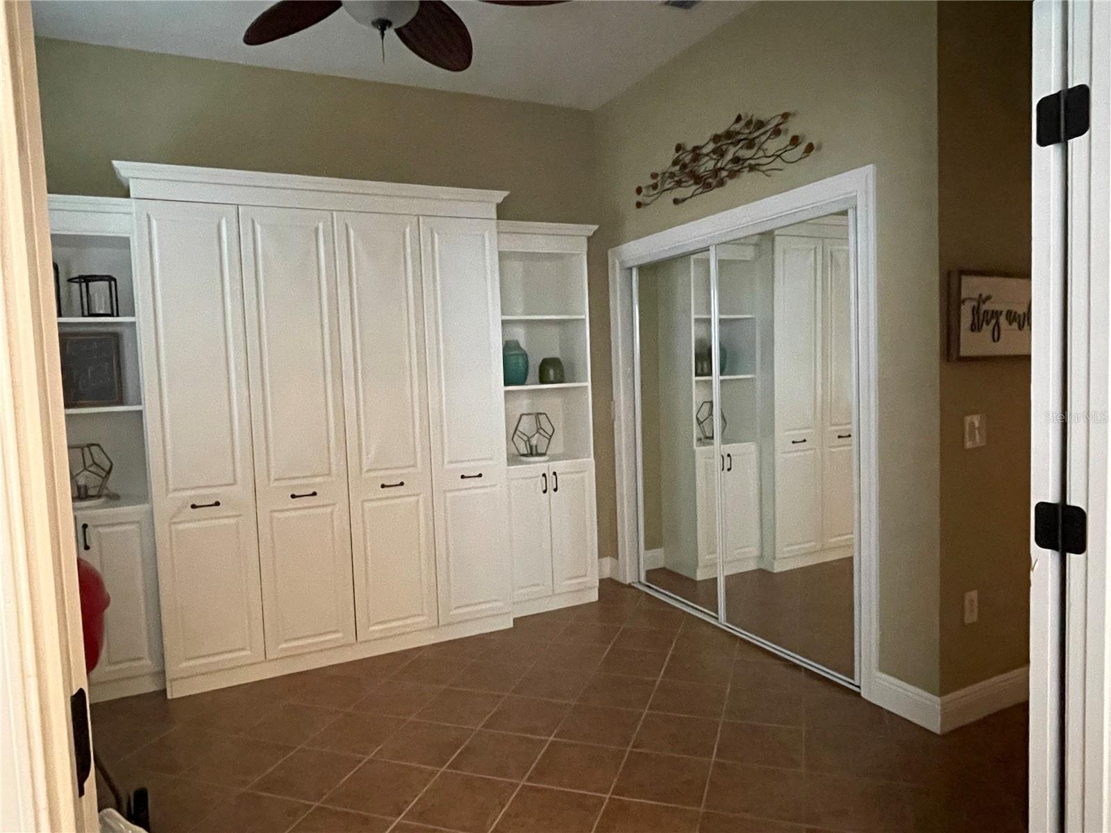 Murphy bed