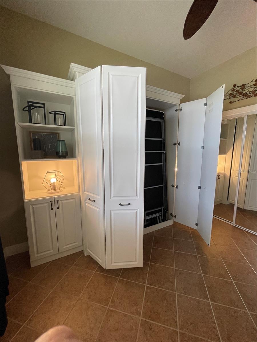 Murphy bed