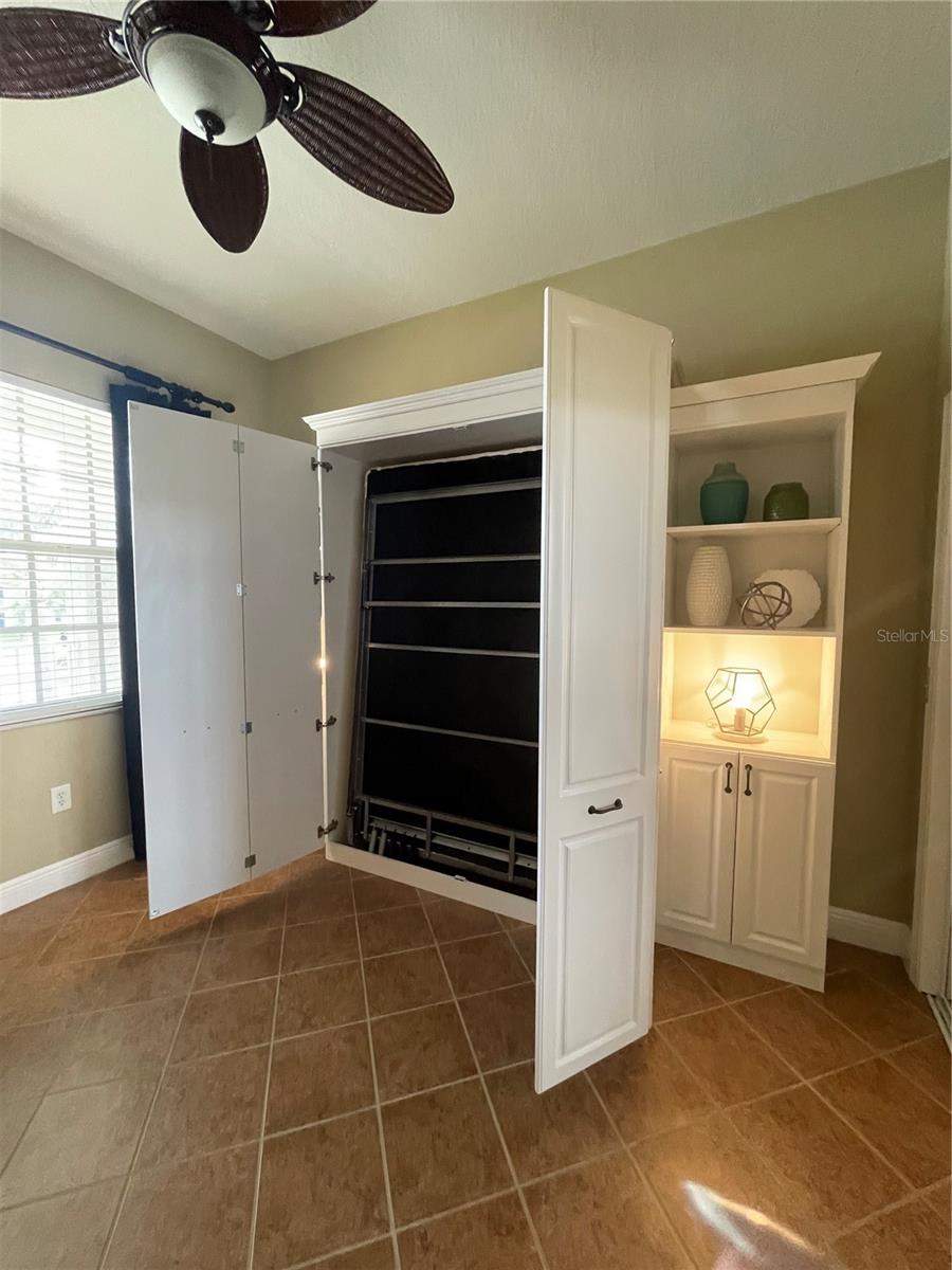 Murphy bed