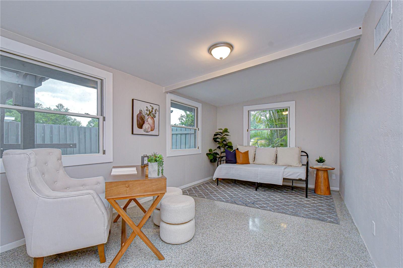 great flex room located just off the kitchen area, this could be a bedroom or an office