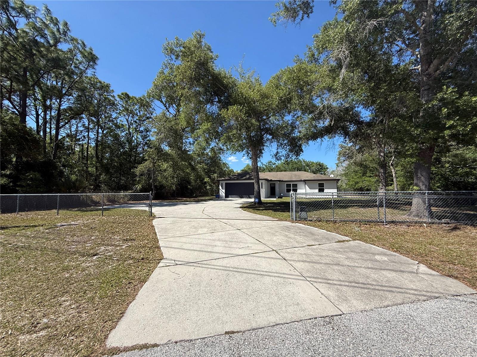 TB8504605