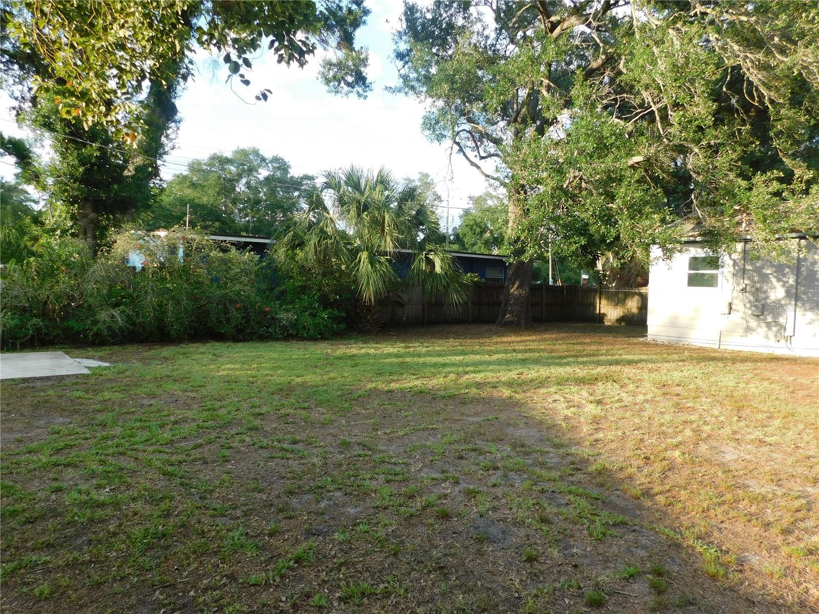 TB8504632