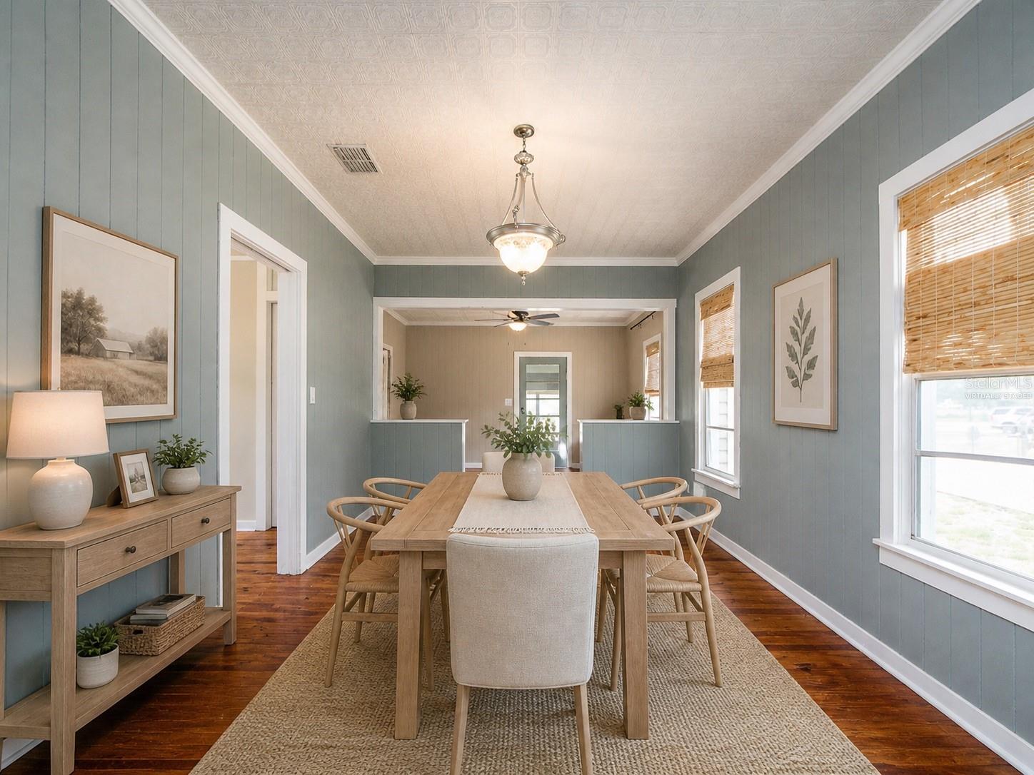 Virtually staged dining room