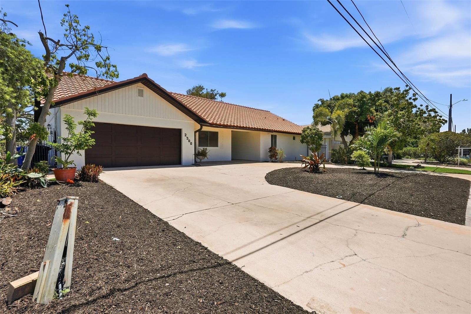 Front of home with circular drive