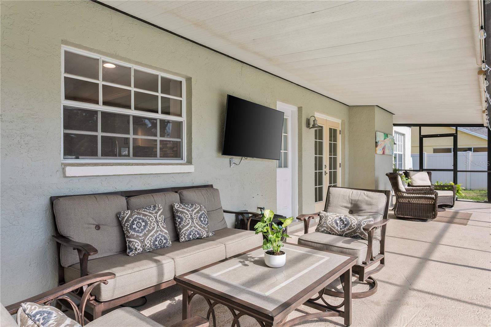 Lots of outdoor entertaining space