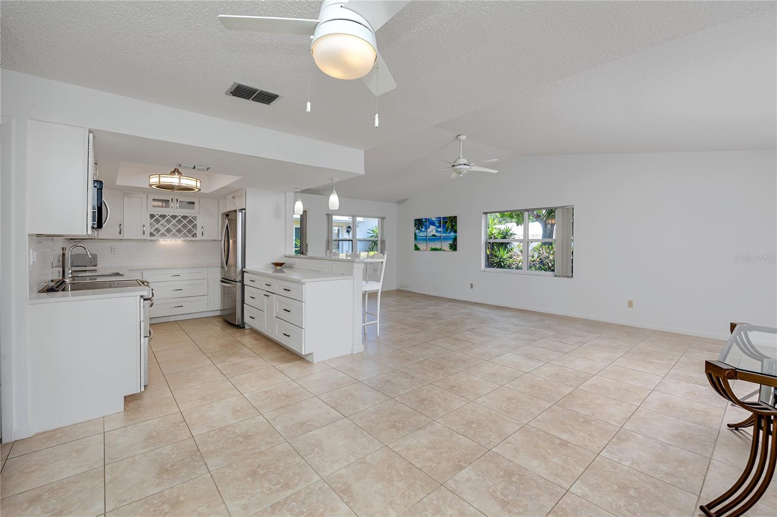 TB8504747