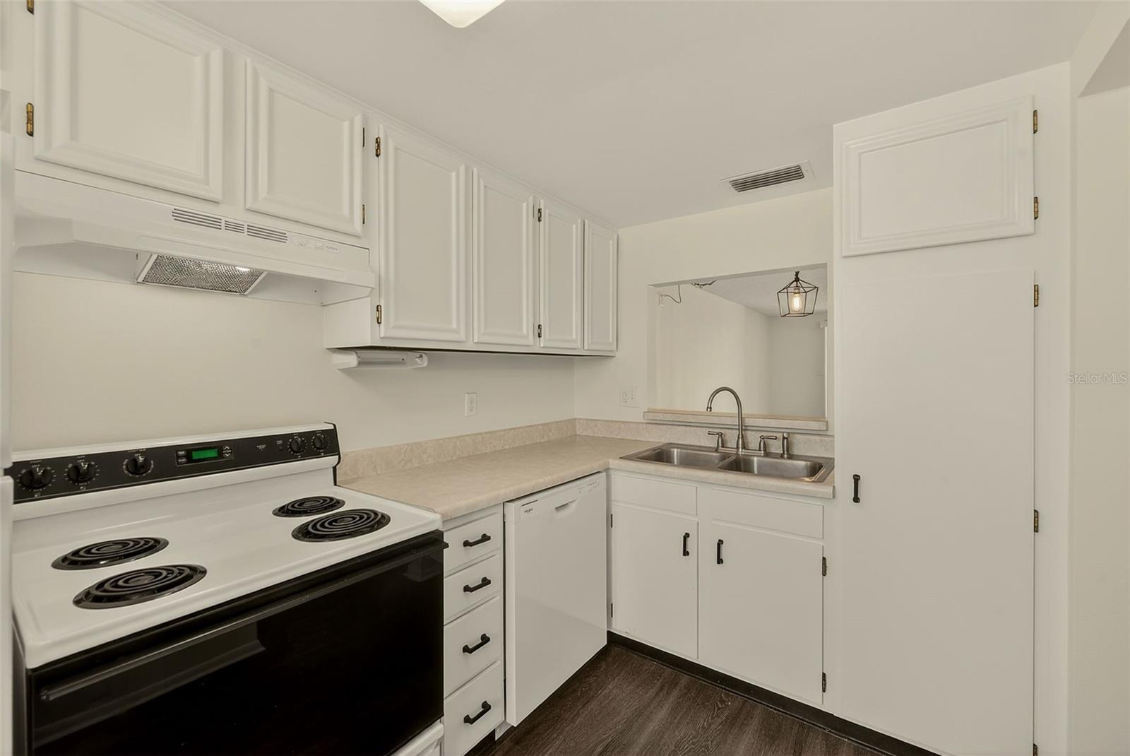 2nd view of kitchen