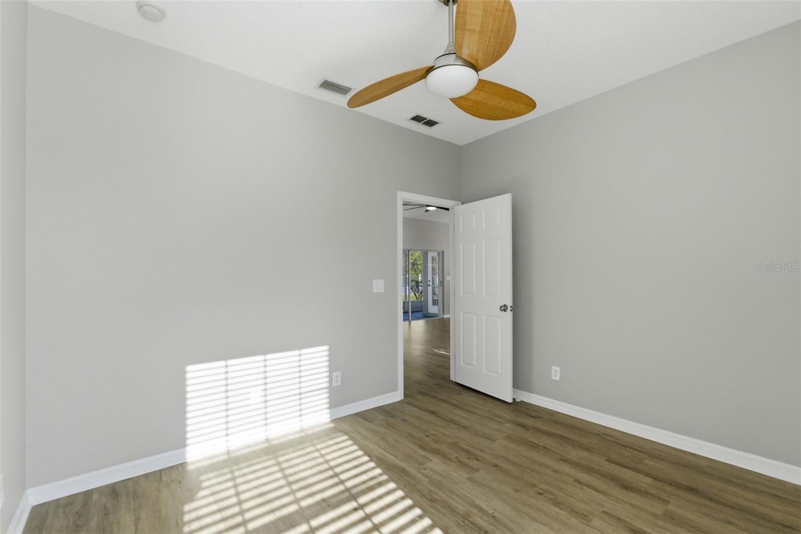 Guest bedroom #1