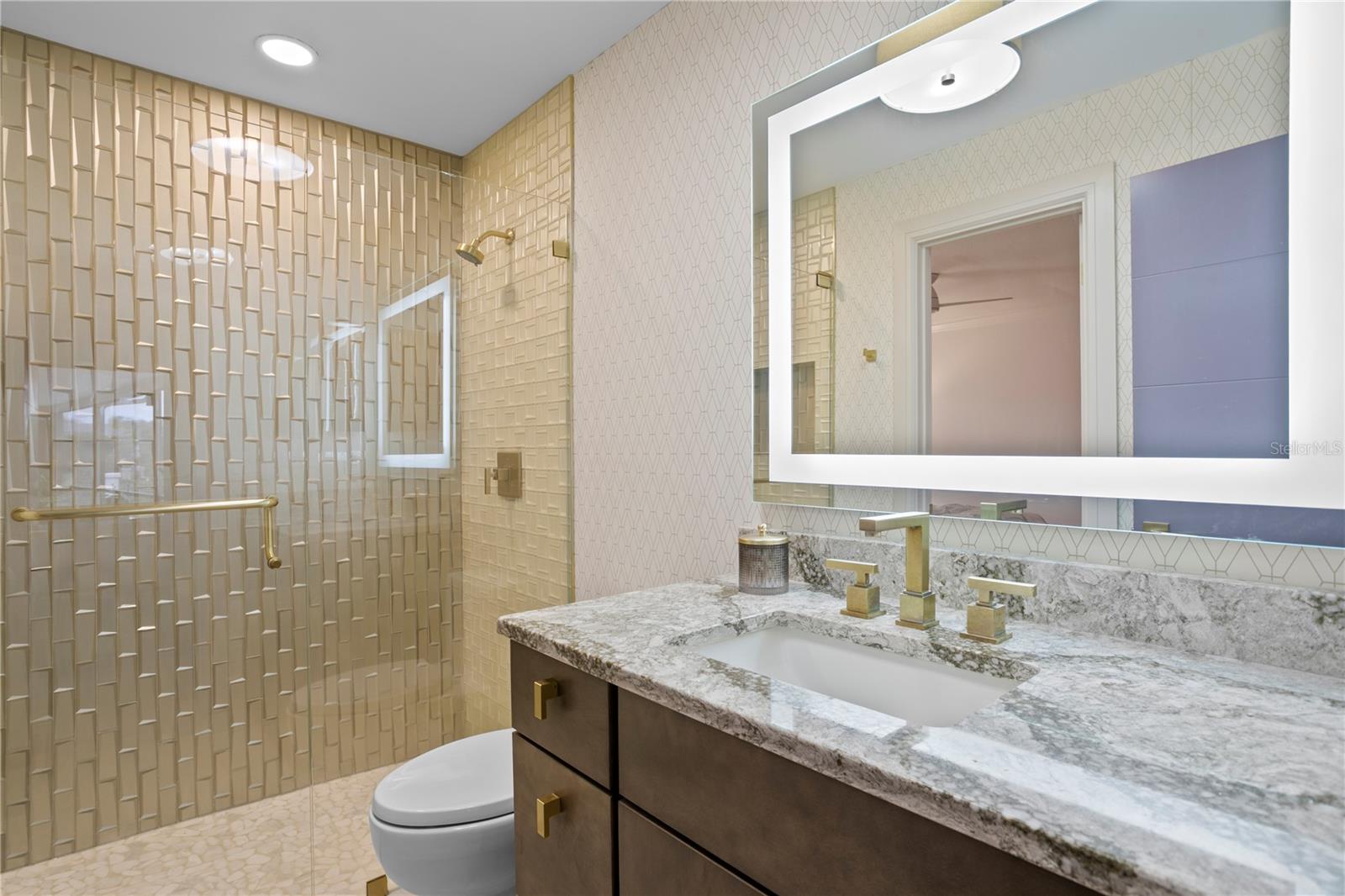 Jack and Jill bath for bedrooms 3 and 4