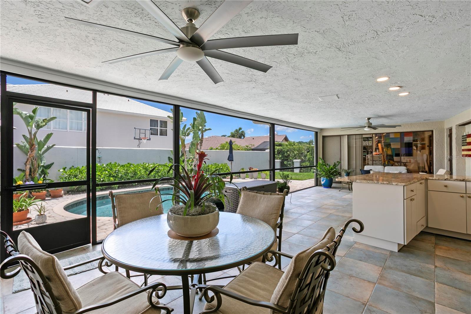 750+ square foot covered, screened lanai
