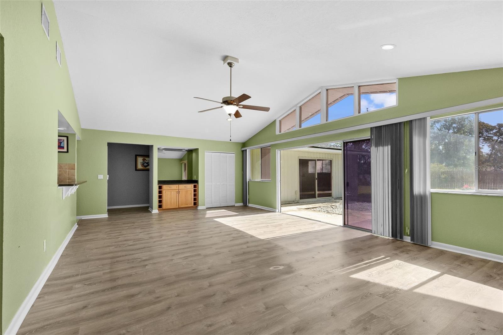 TB8504788