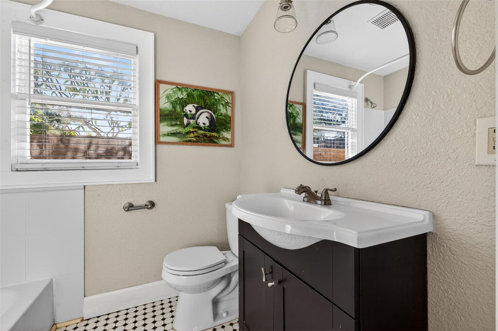 Main Downstairs Bathroom