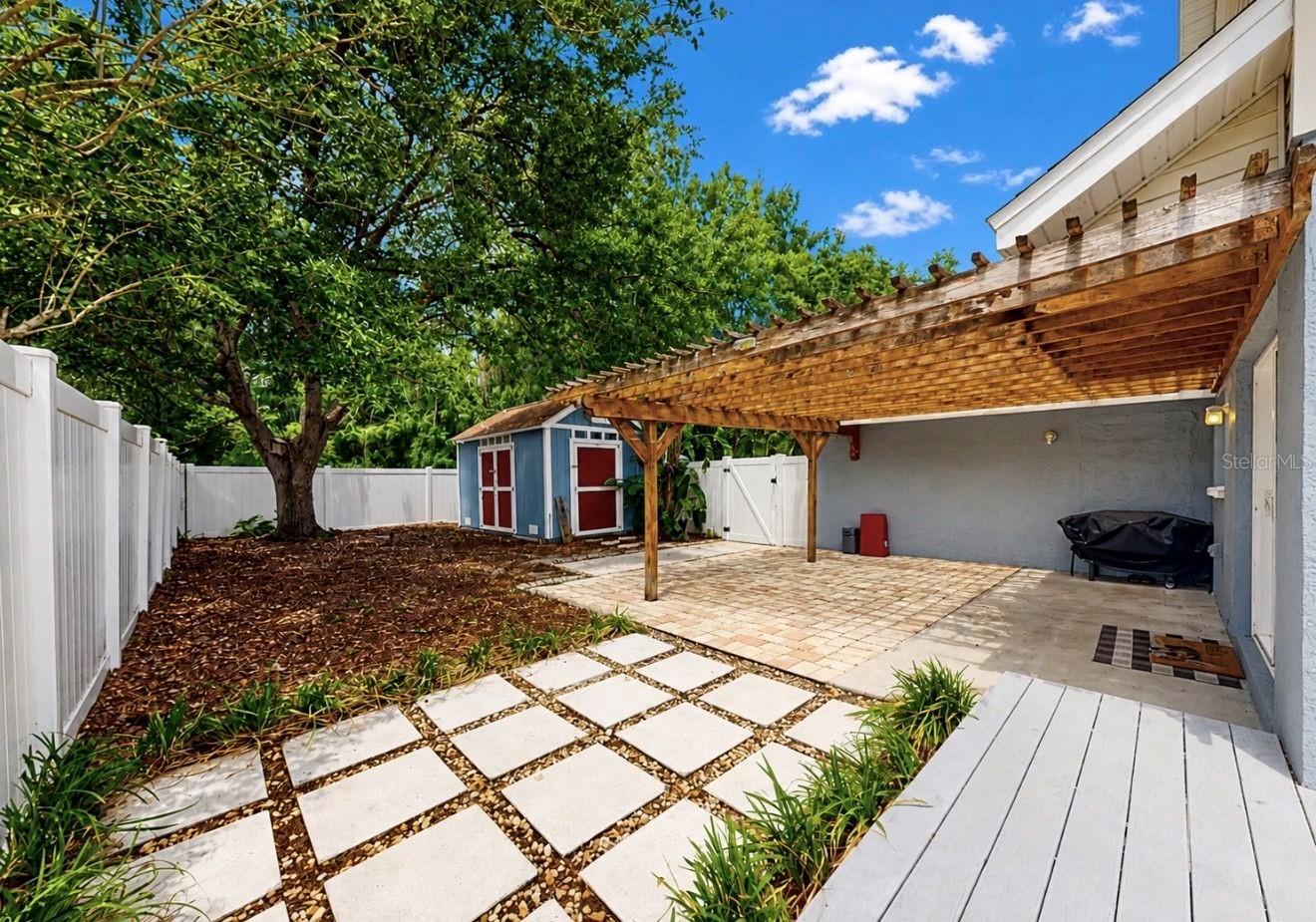 Cutest backyard in town :)