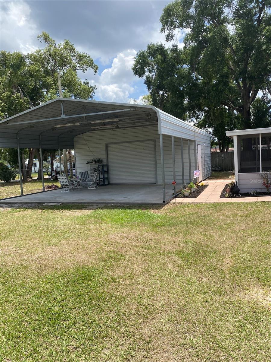 Detached garage