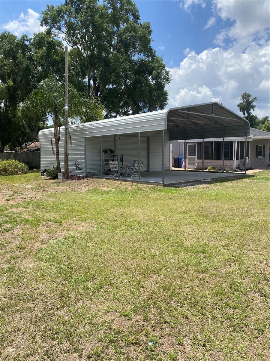 Detached garage
