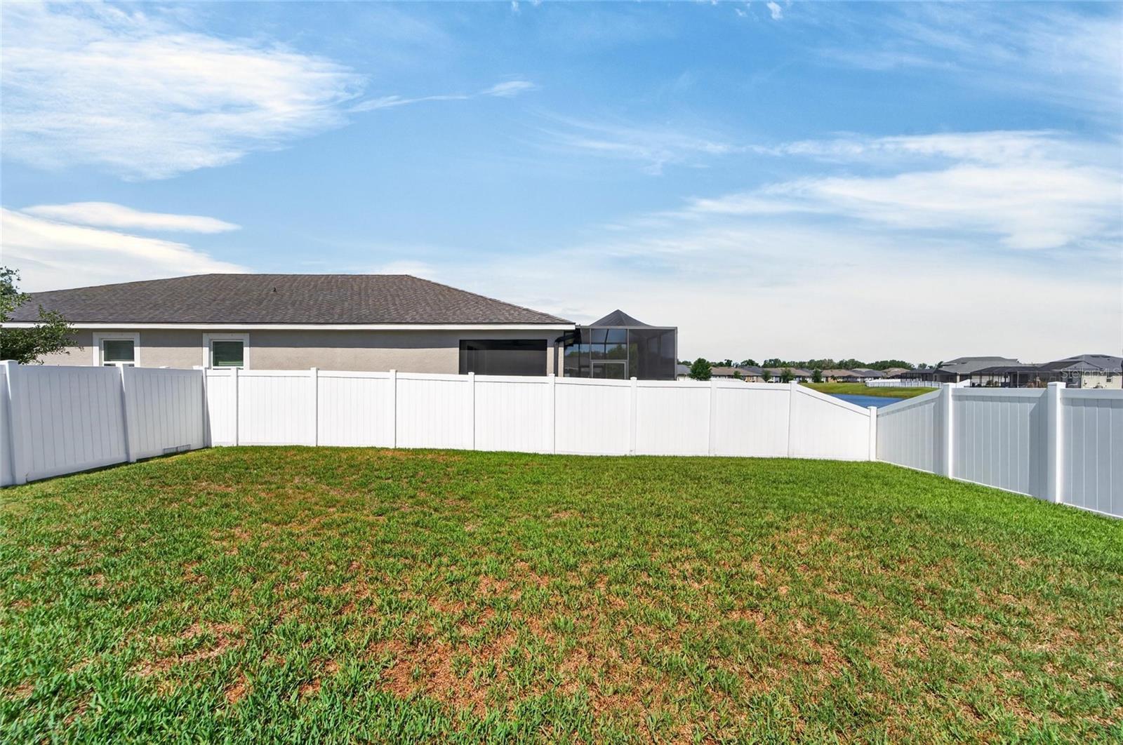 From quiet mornings to weekend gatherings, this backyard is ready for it all.
