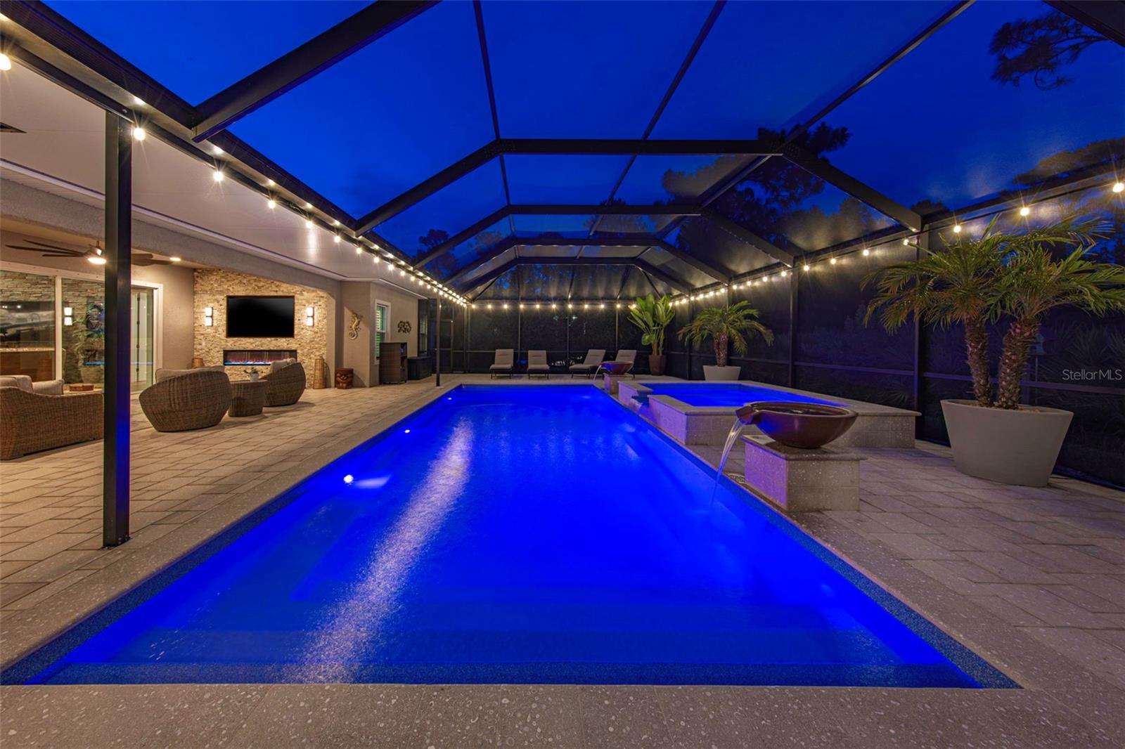 TB8504856
