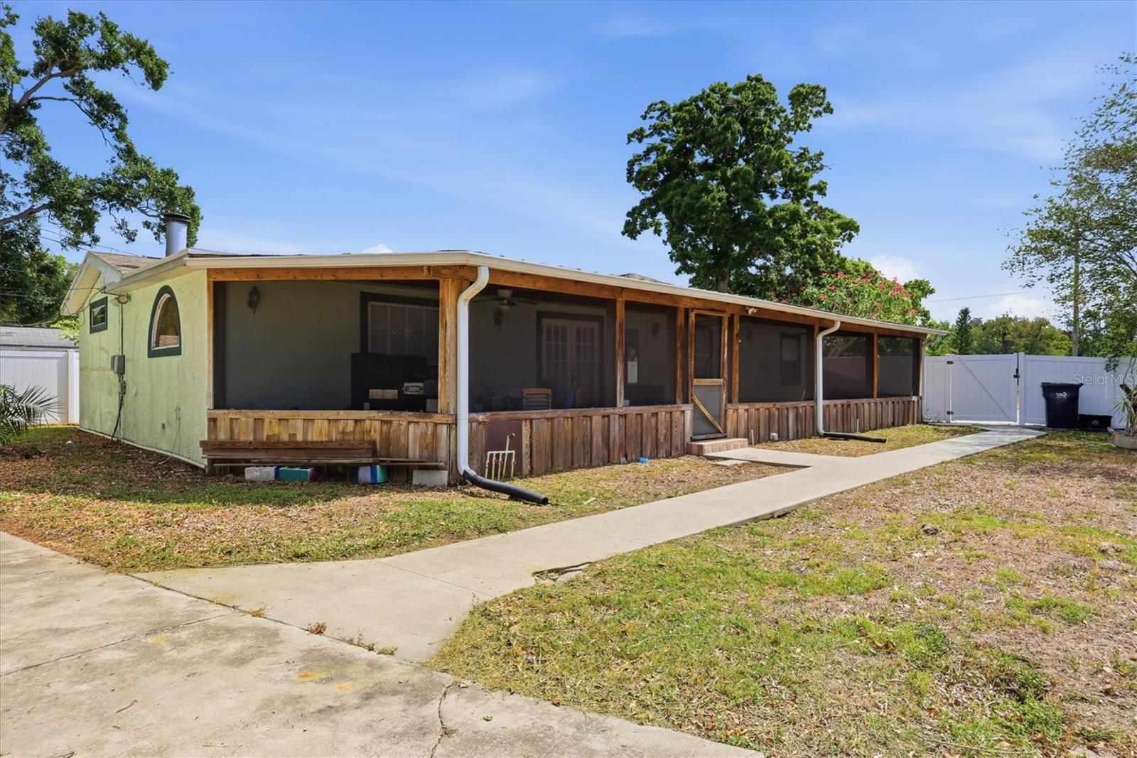 Rear/side yard