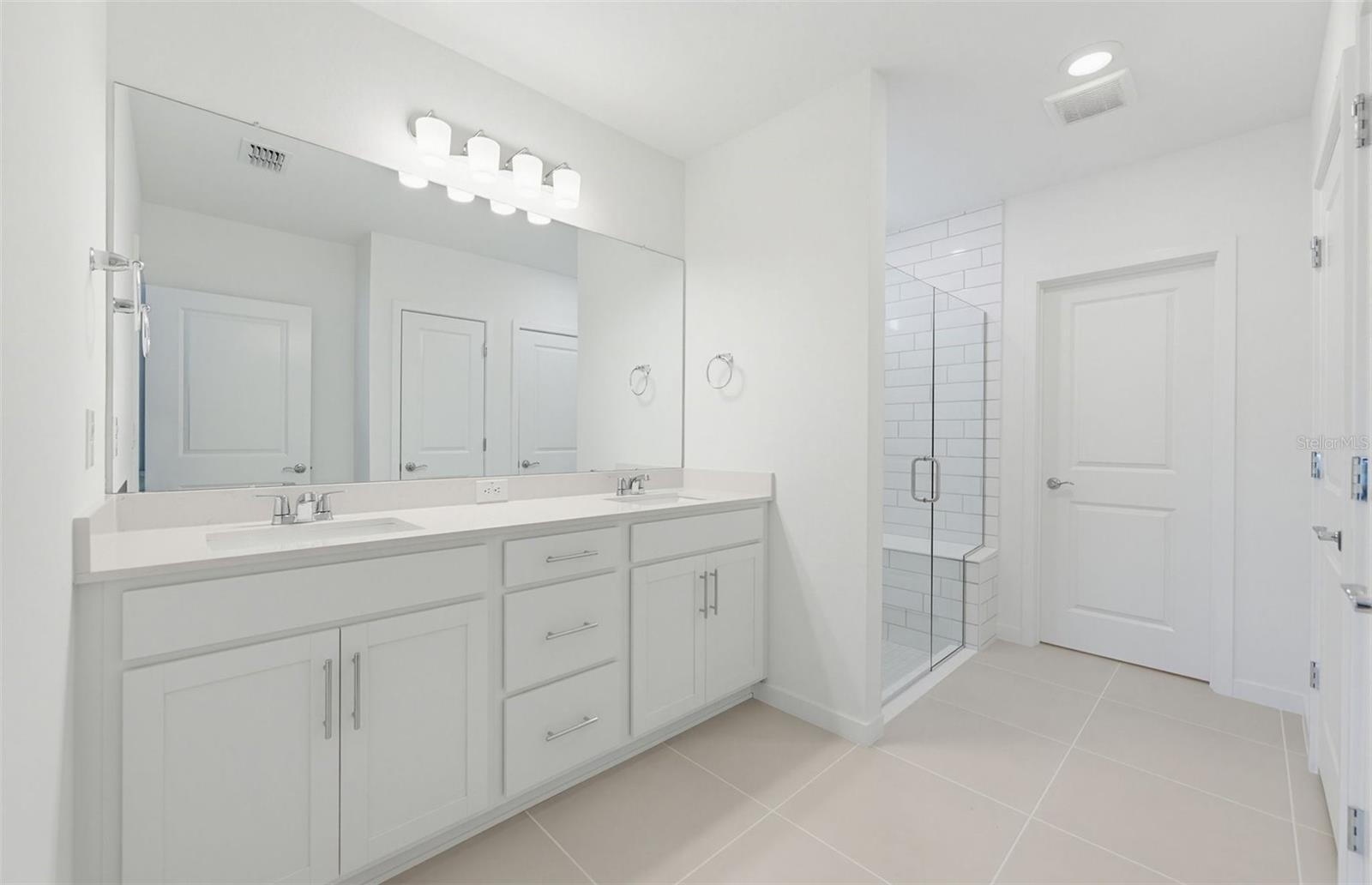 Owner's Bath w/Dual Sinks