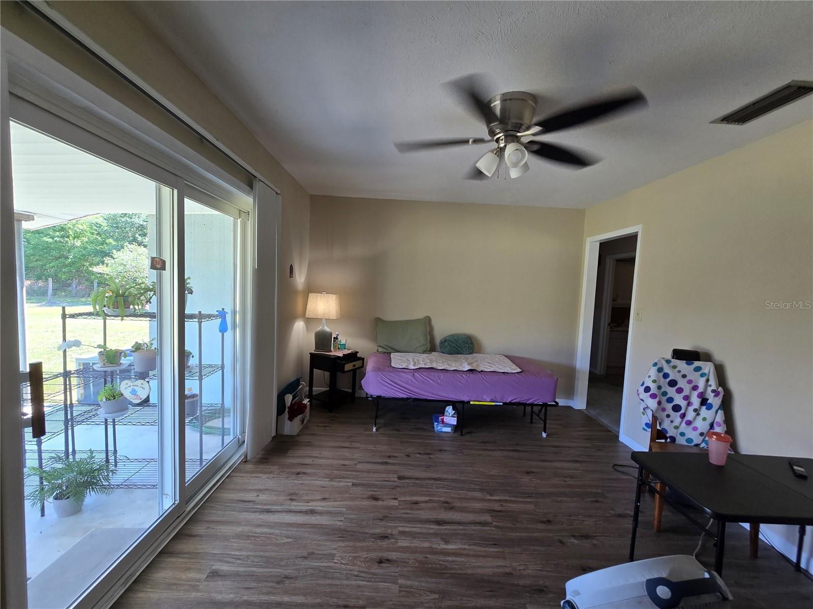 Family room 1
