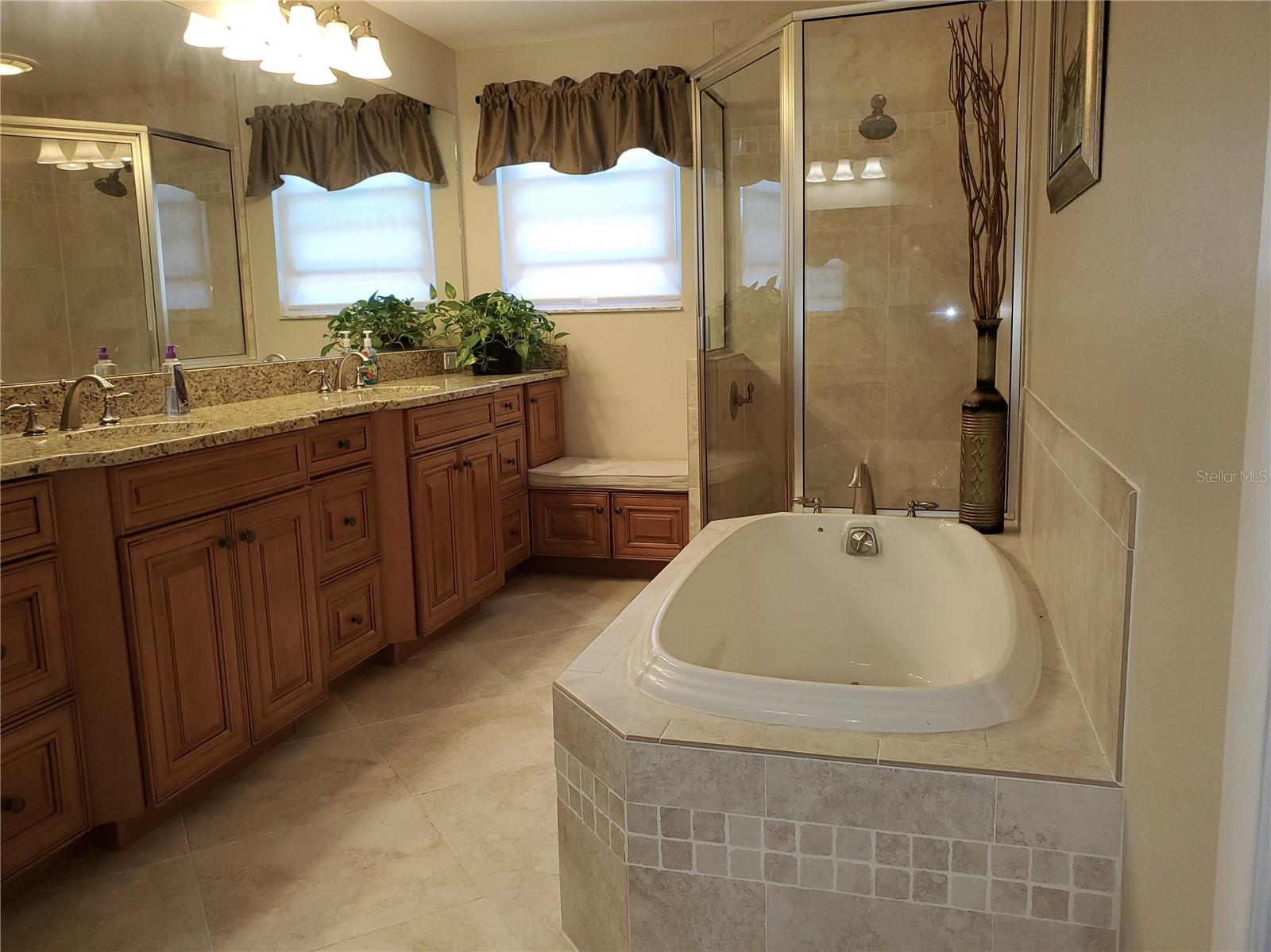 Super long vanity w/loads of storage