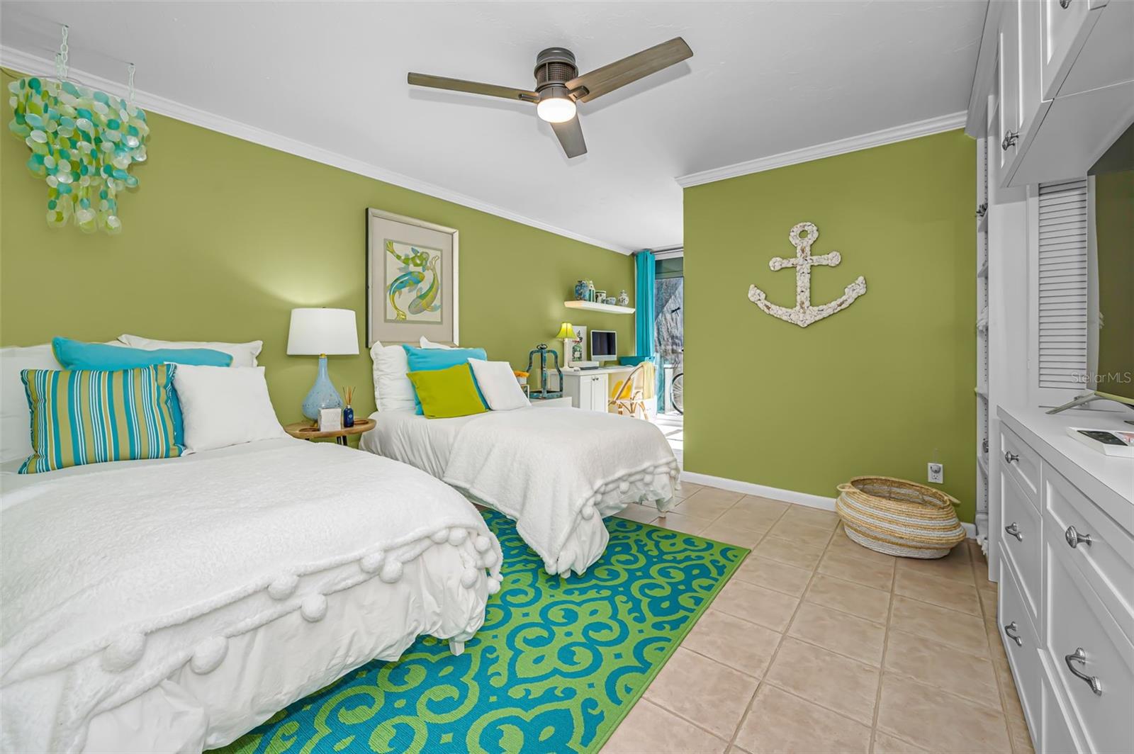 Second ensuite bedroom