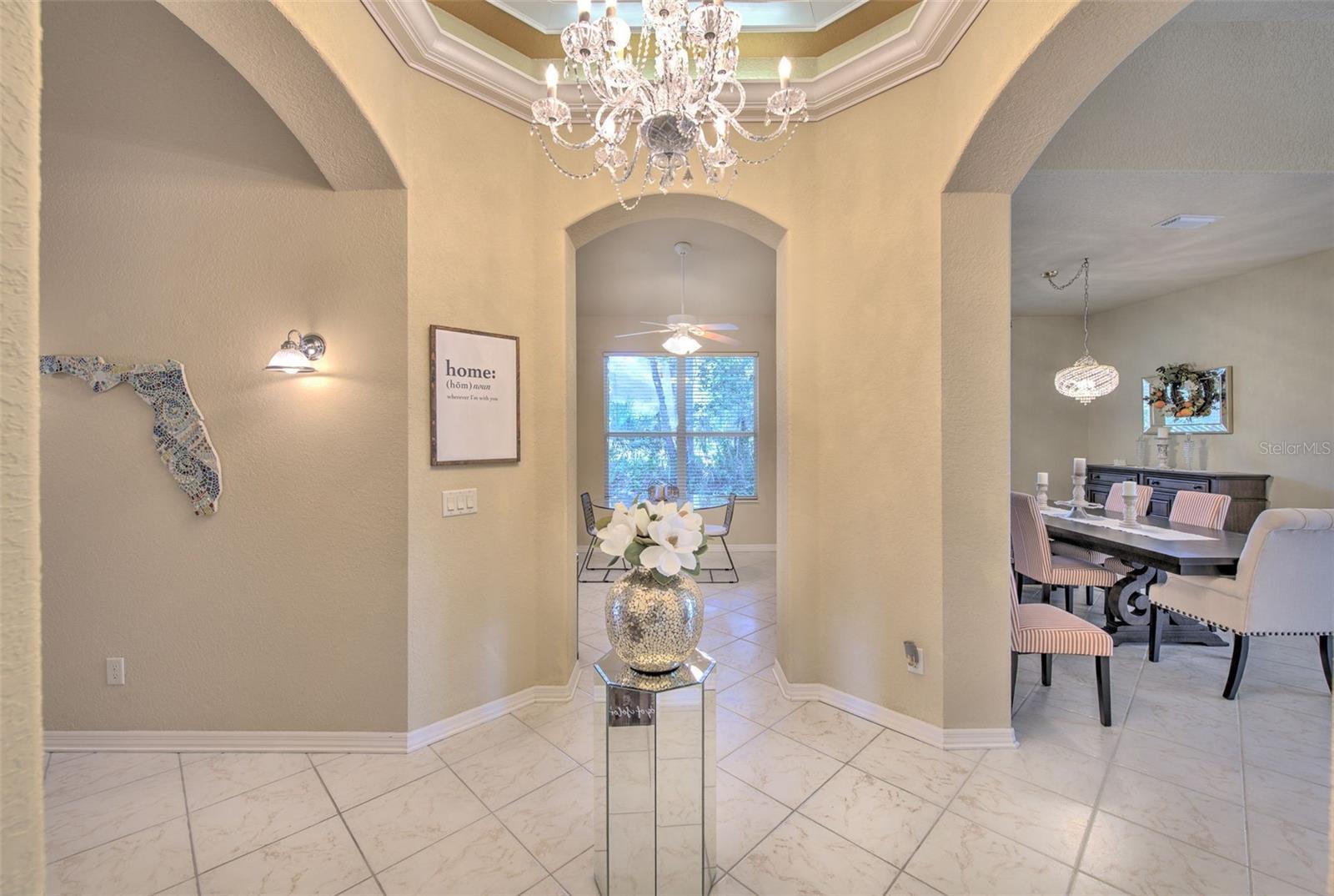 Beautifully Elegant Rotunda Center Space!