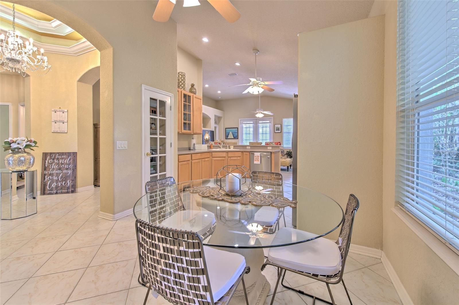 Kitchen Eating Area!