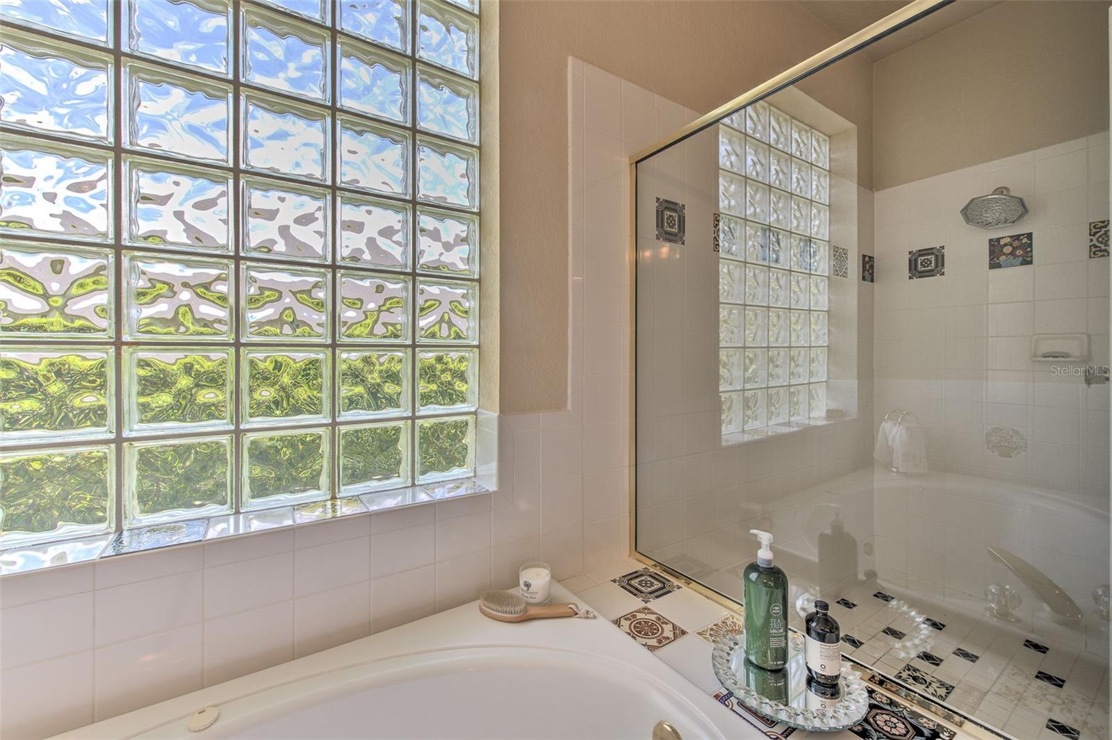 Garden Bath/Separate Shower!
