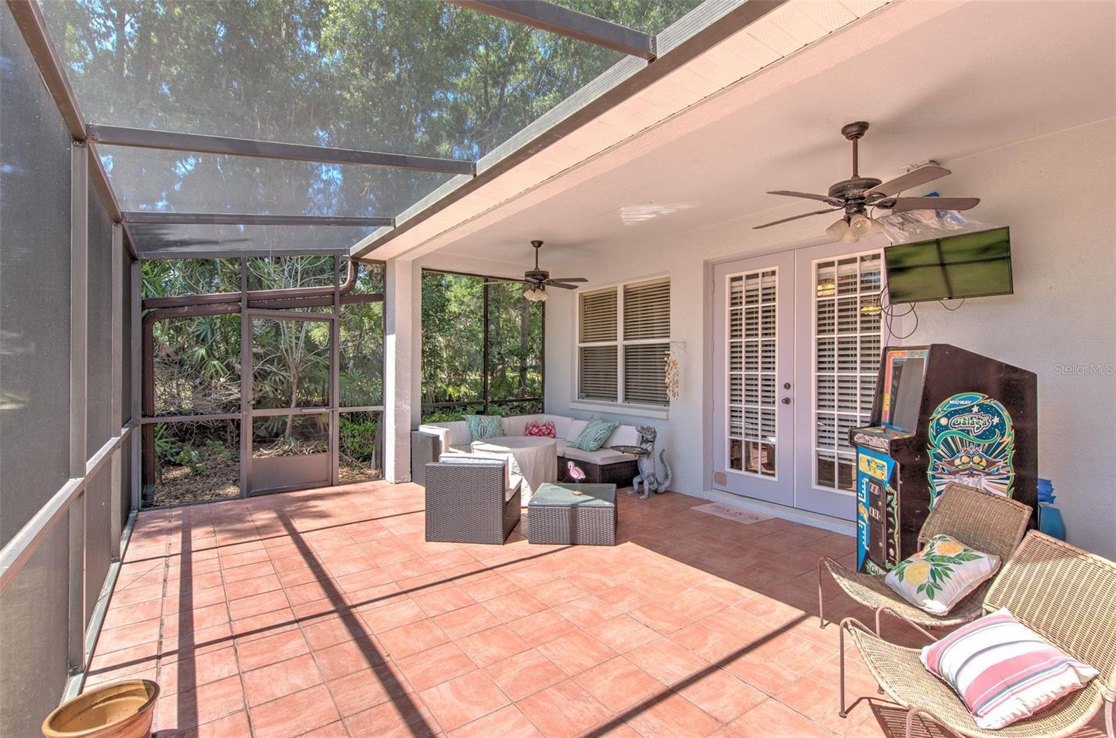 Lovely Lanai with beautiful views!