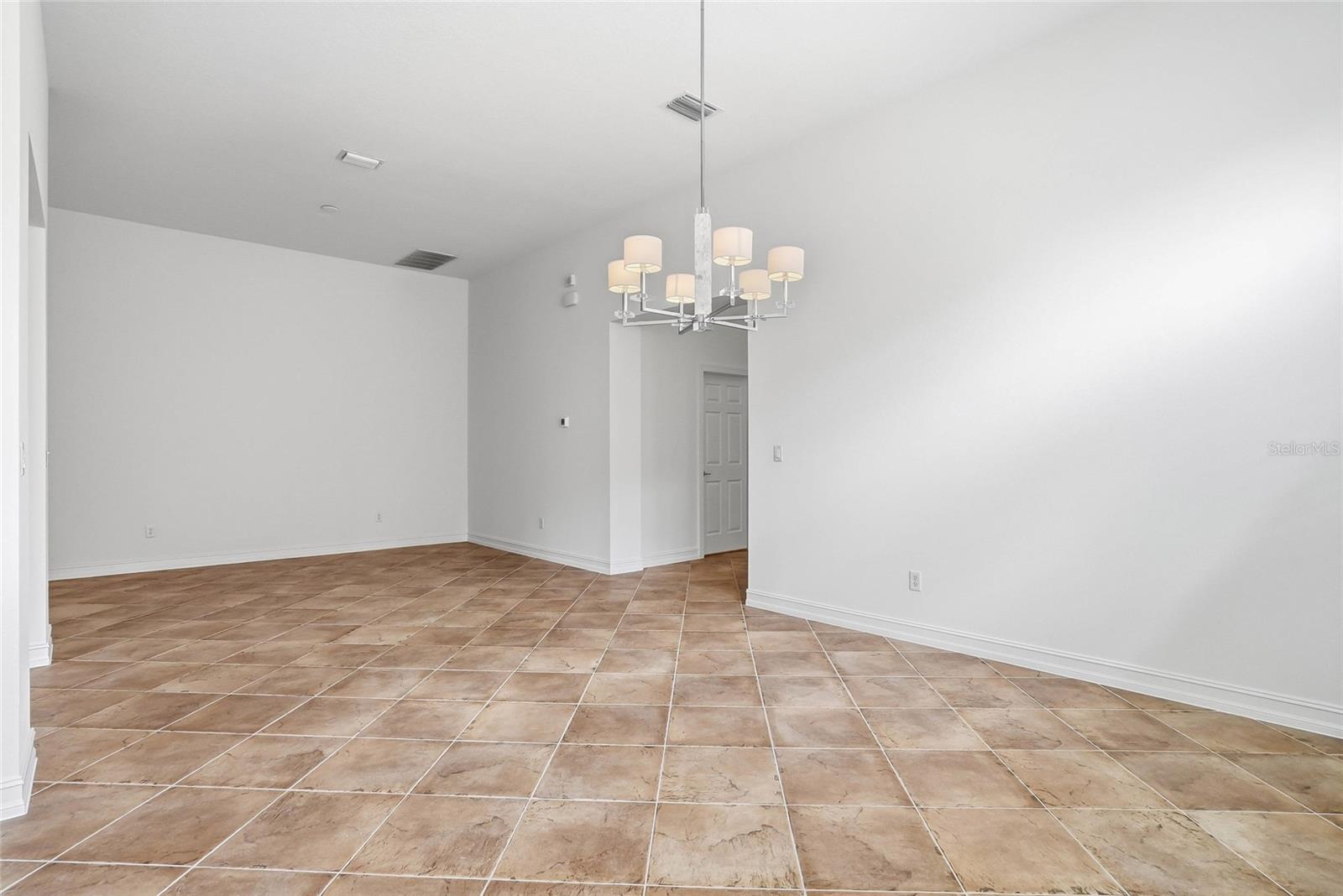 TB8505241