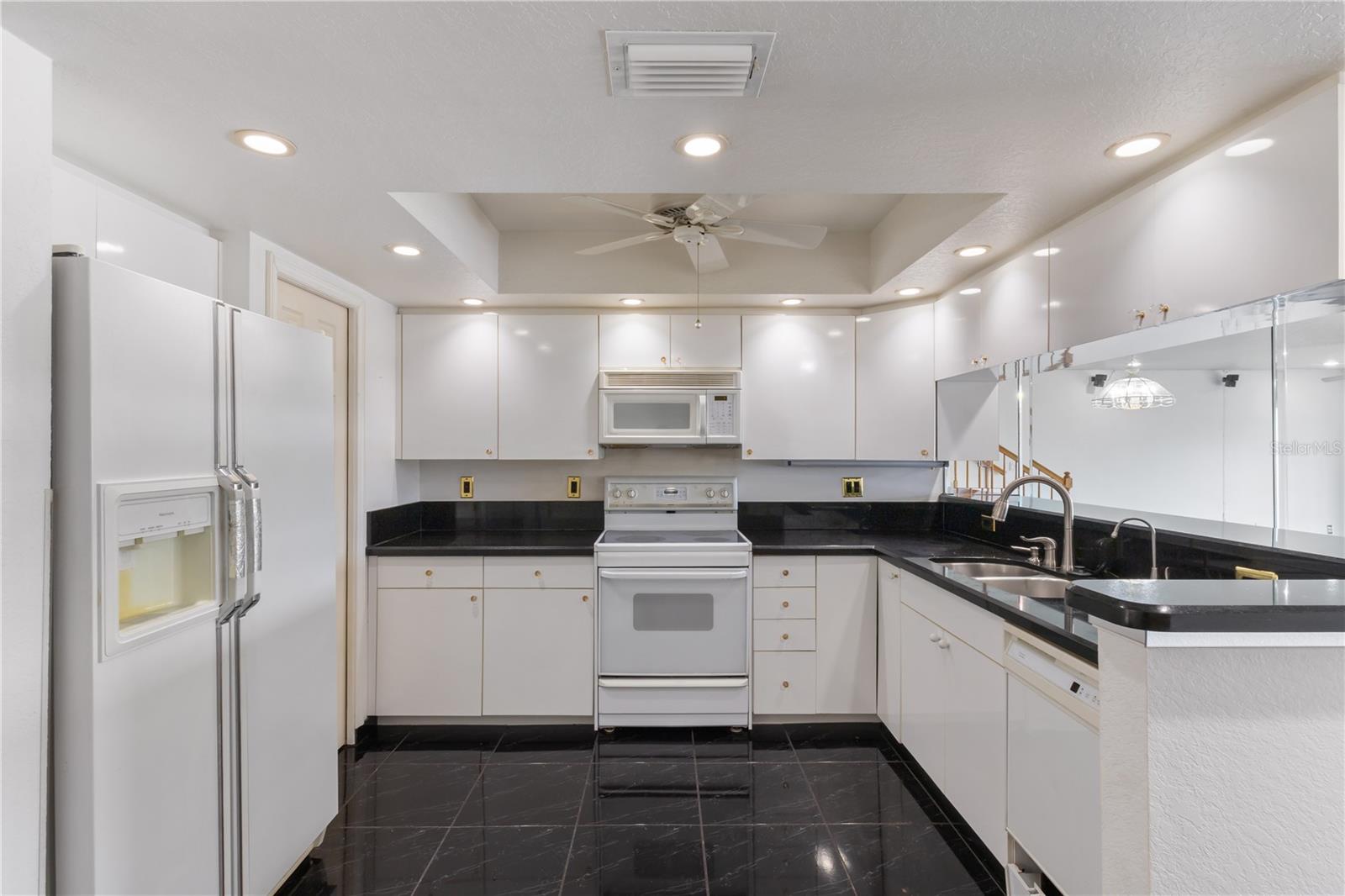 Kitchen (Second floor)