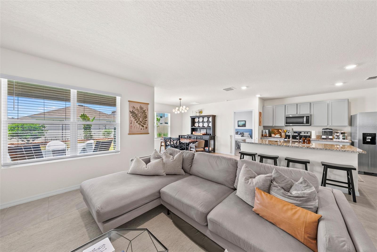 TB8505353
