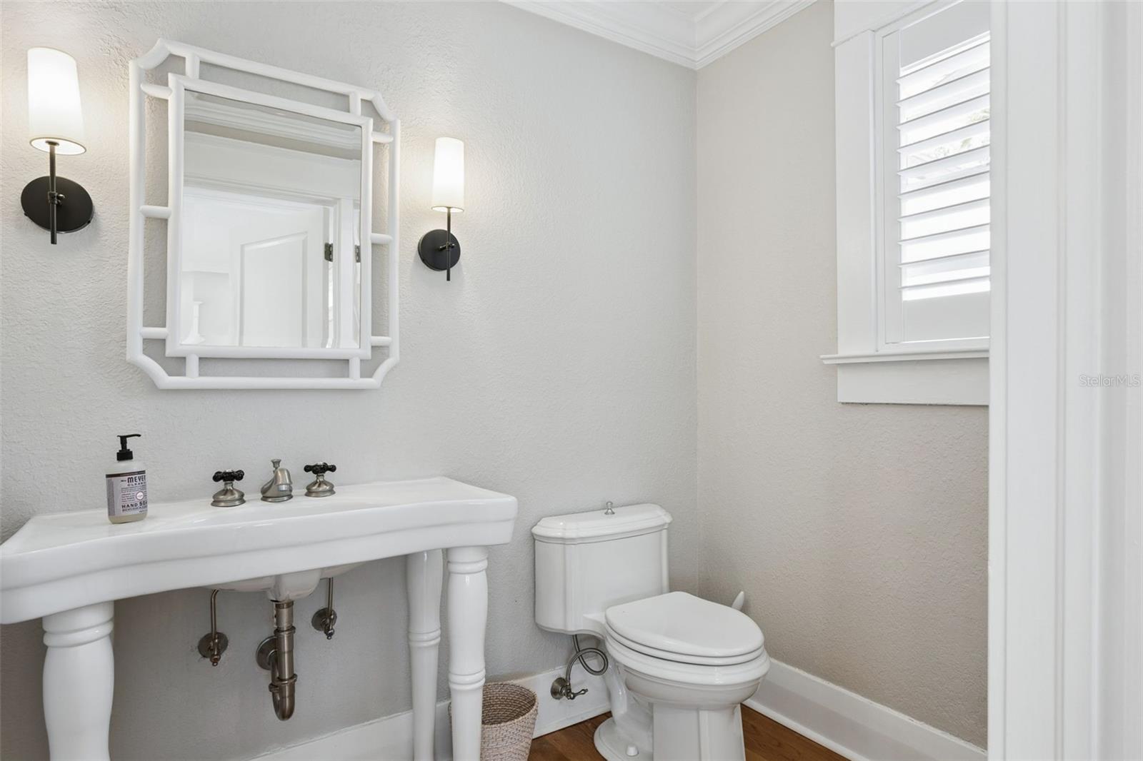 powder room