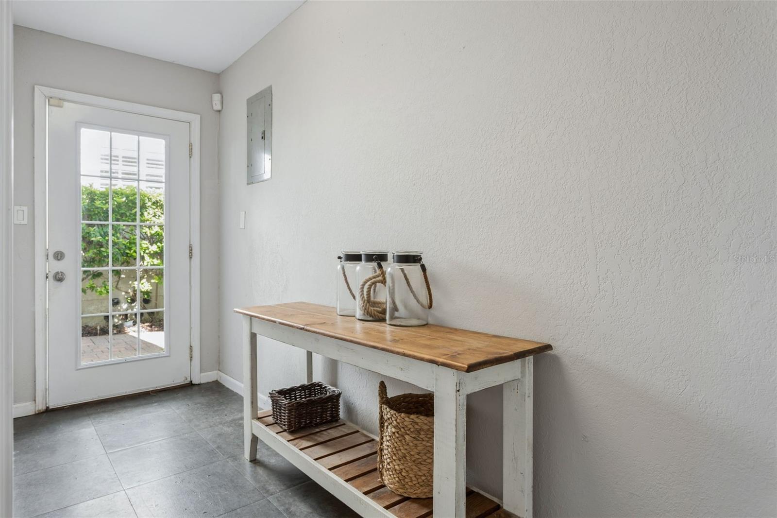 foyer to in-law suite
