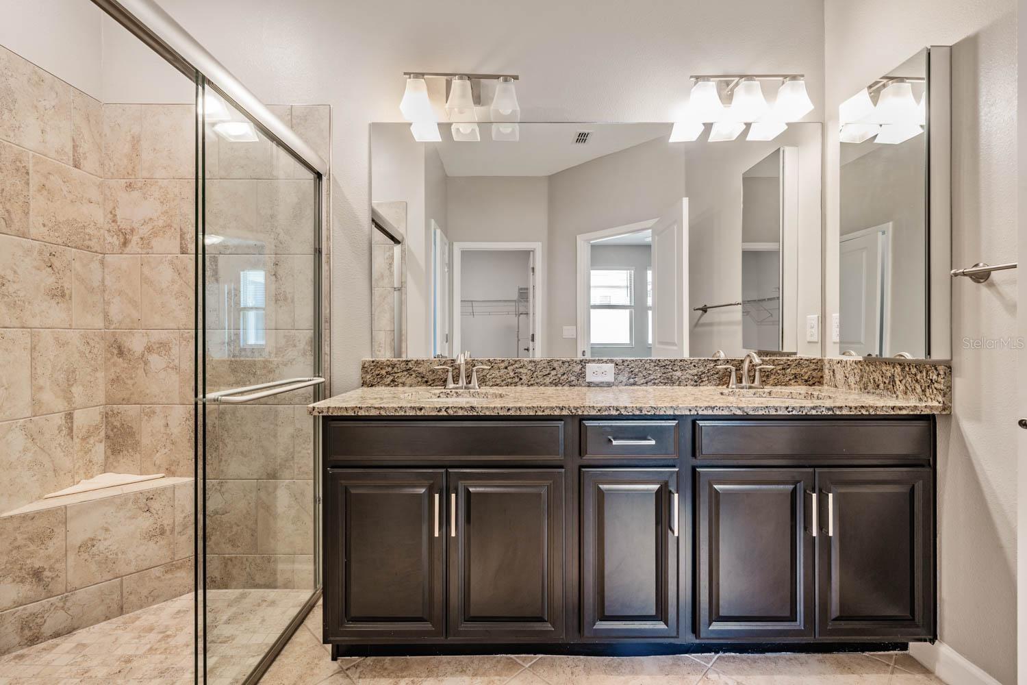 Primary En-suite Bath