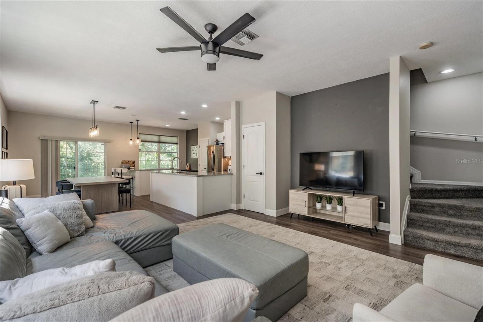 Living space with additional storage