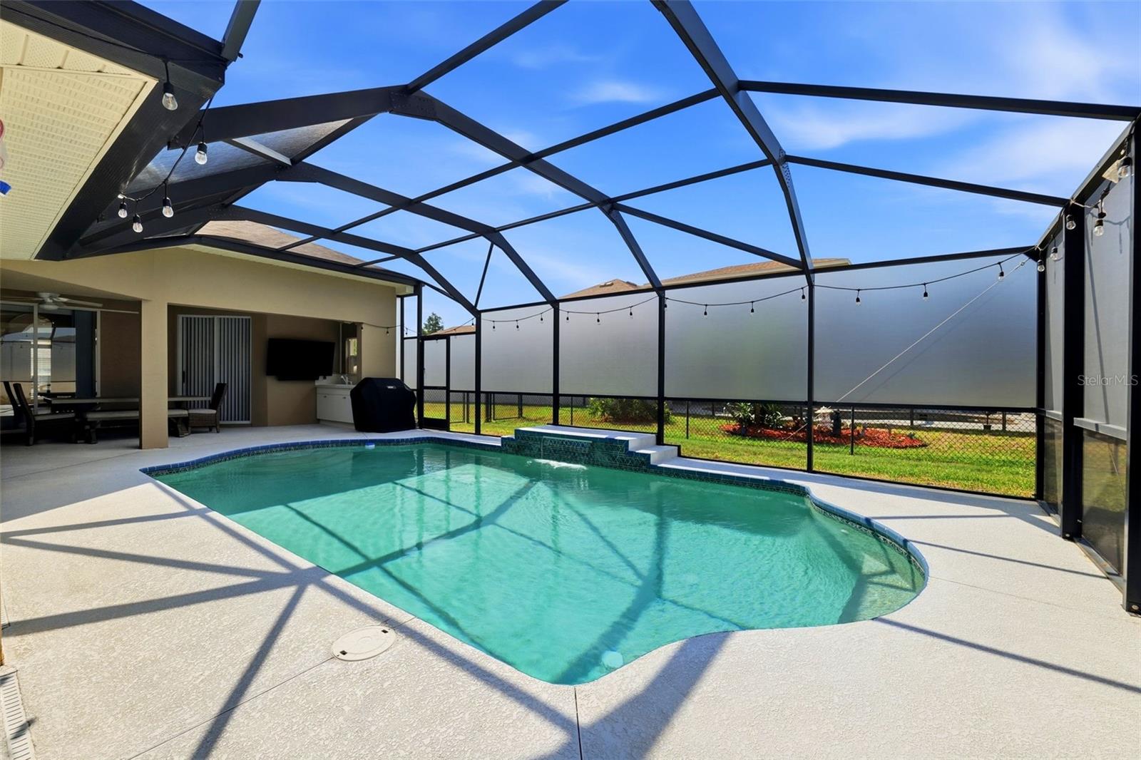Privacy screens