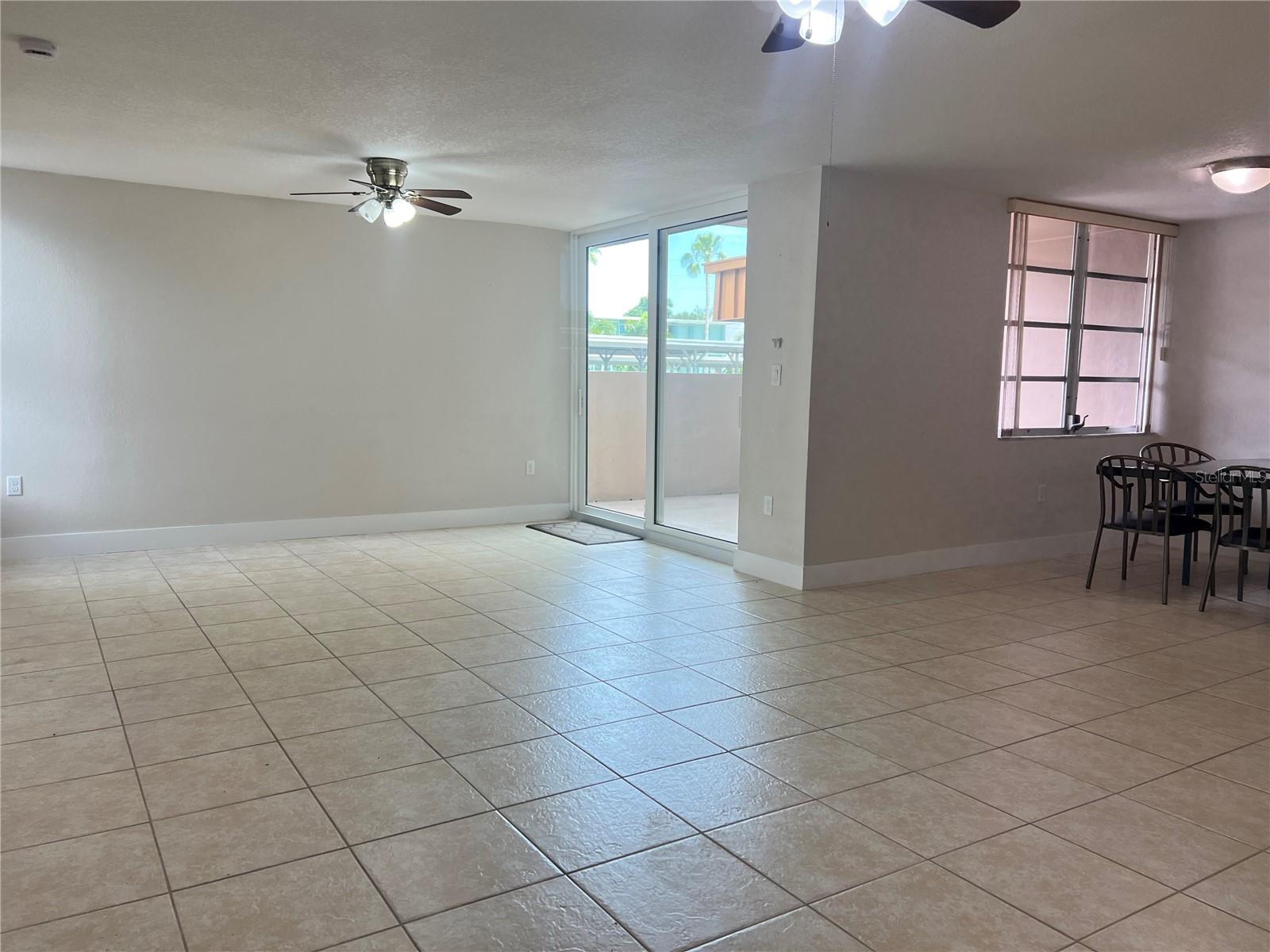 GREAT ROOM/DINING ROOM COMBO
