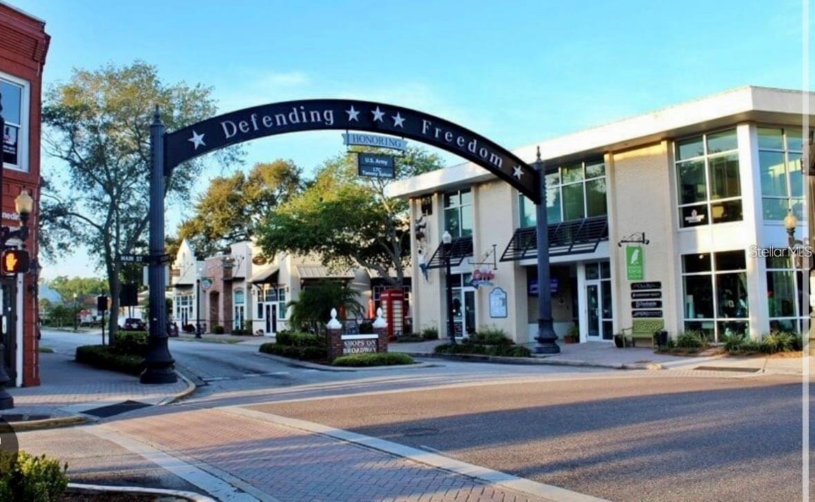STEPS AWAY FROM ALL THAT DOWNTOWN DUNEDIN HAS TO OFFER