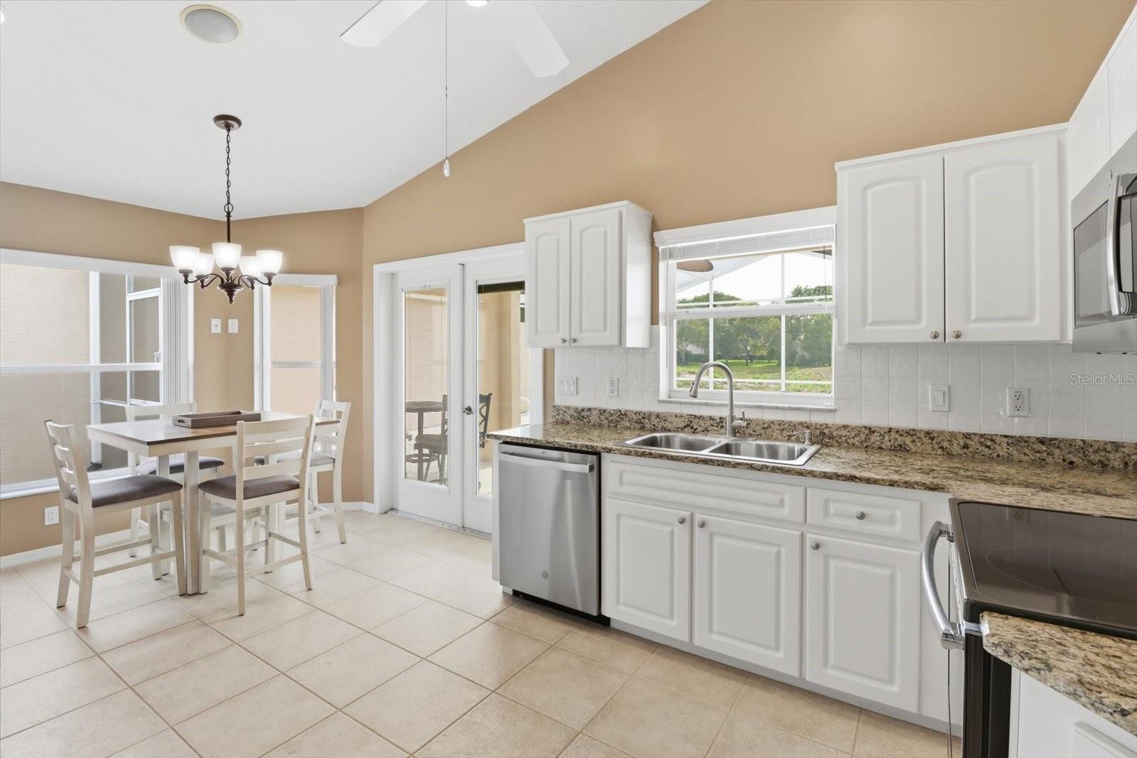 Eat-in Kitchen