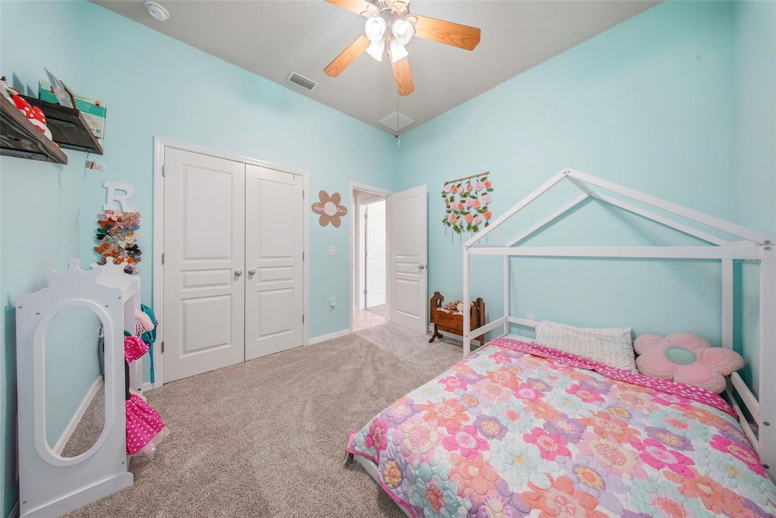 Secondary bedroom