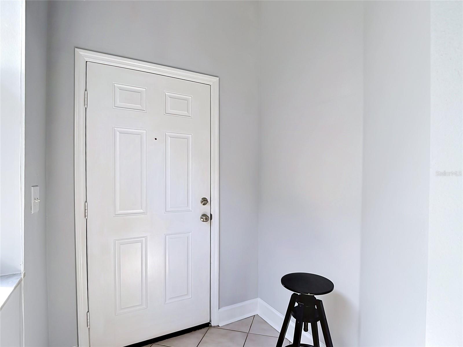 9502 W Park Village 108, interior of front entry hall