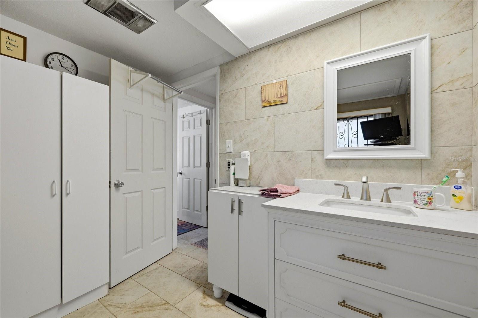 First Level/Primary Full Bathroom