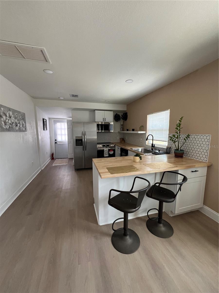 Kitchen seating area