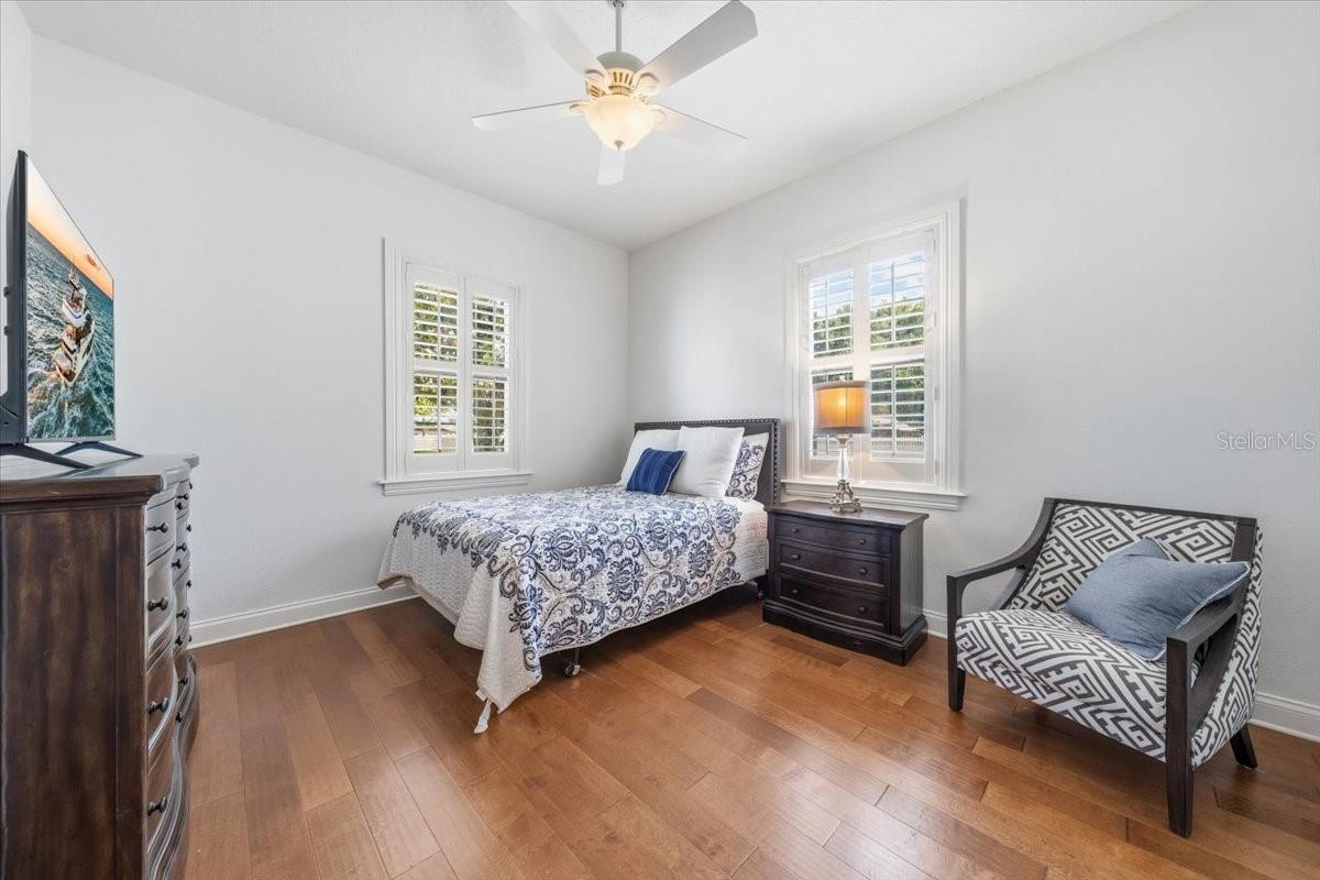 Secondary bedroom