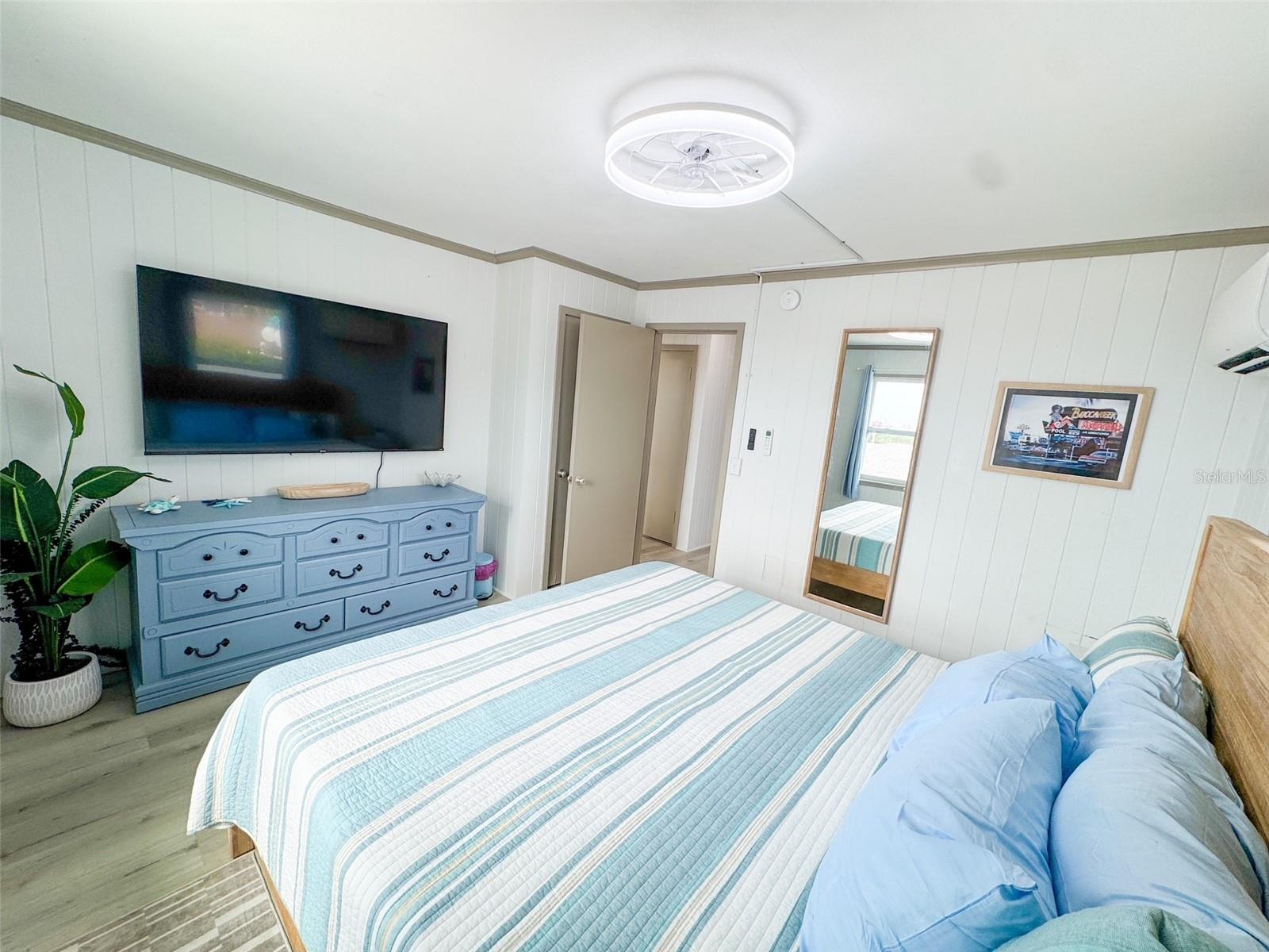 Bungalow Primary Bedroom
