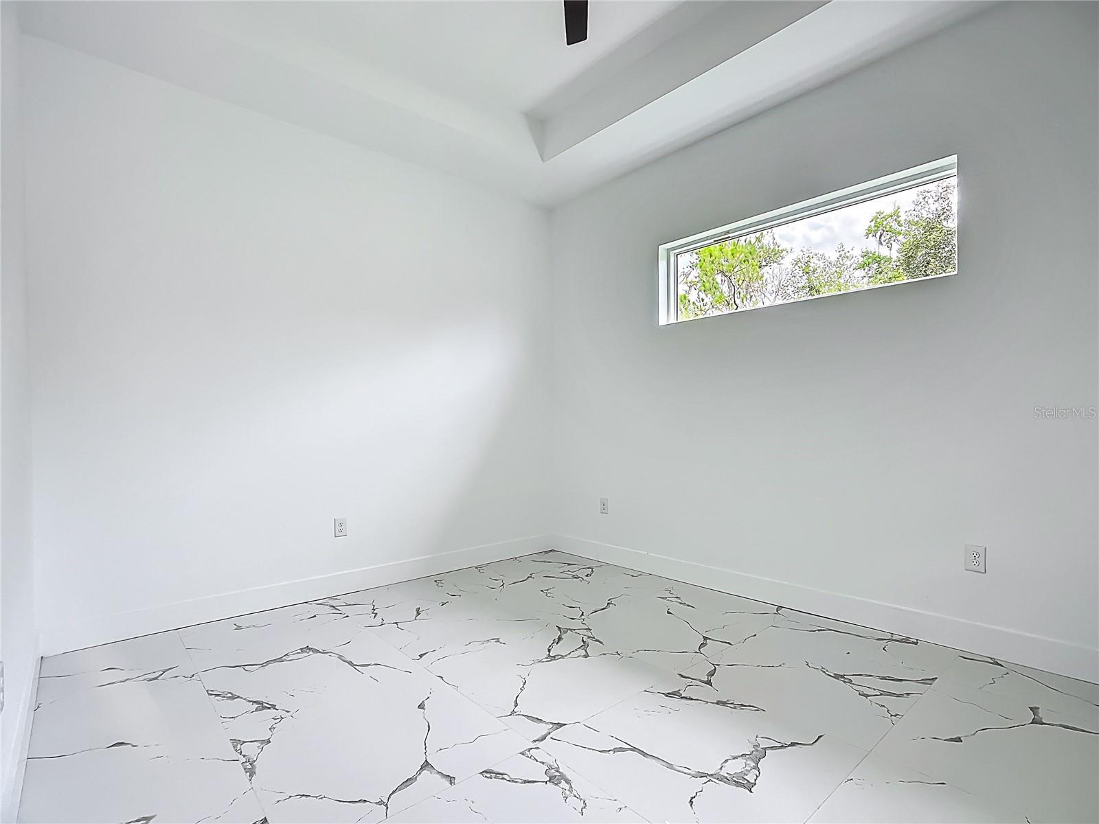 Bonus Room w/exterior entry