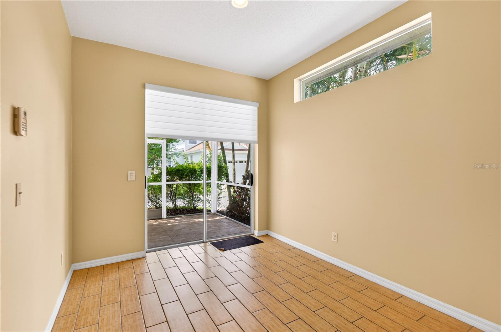 Kitchen Dining area